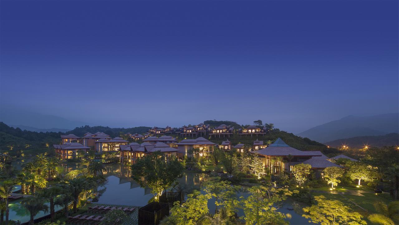Dusit Devarana Hot Springs & Spa Cantón Exterior foto
