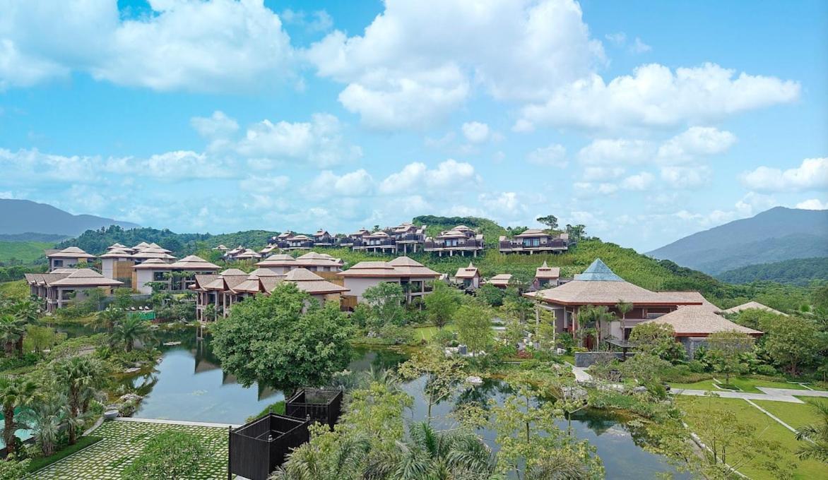 Dusit Devarana Hot Springs & Spa Cantón Exterior foto